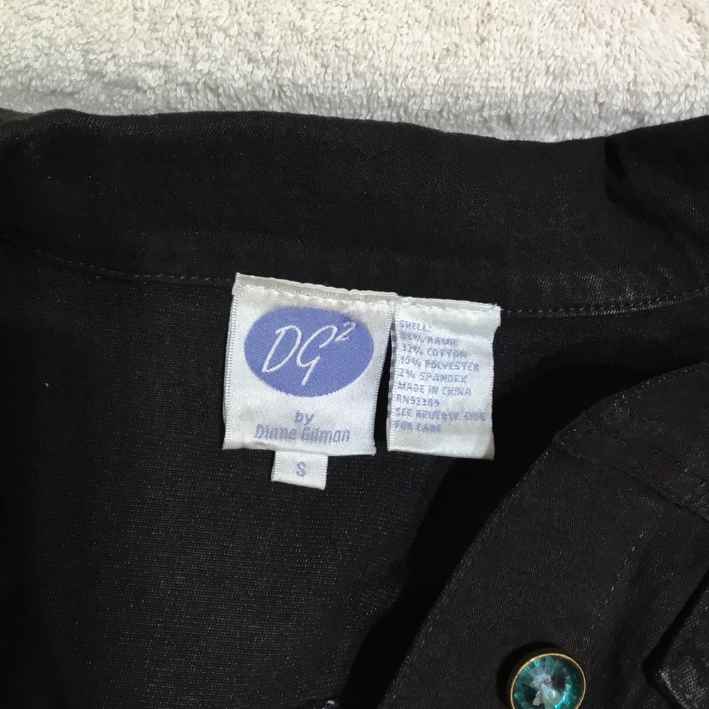 DG2 jean jacket, size S, NWT, stone & stud embellishments front & cuffs, - Picture 5 of 5